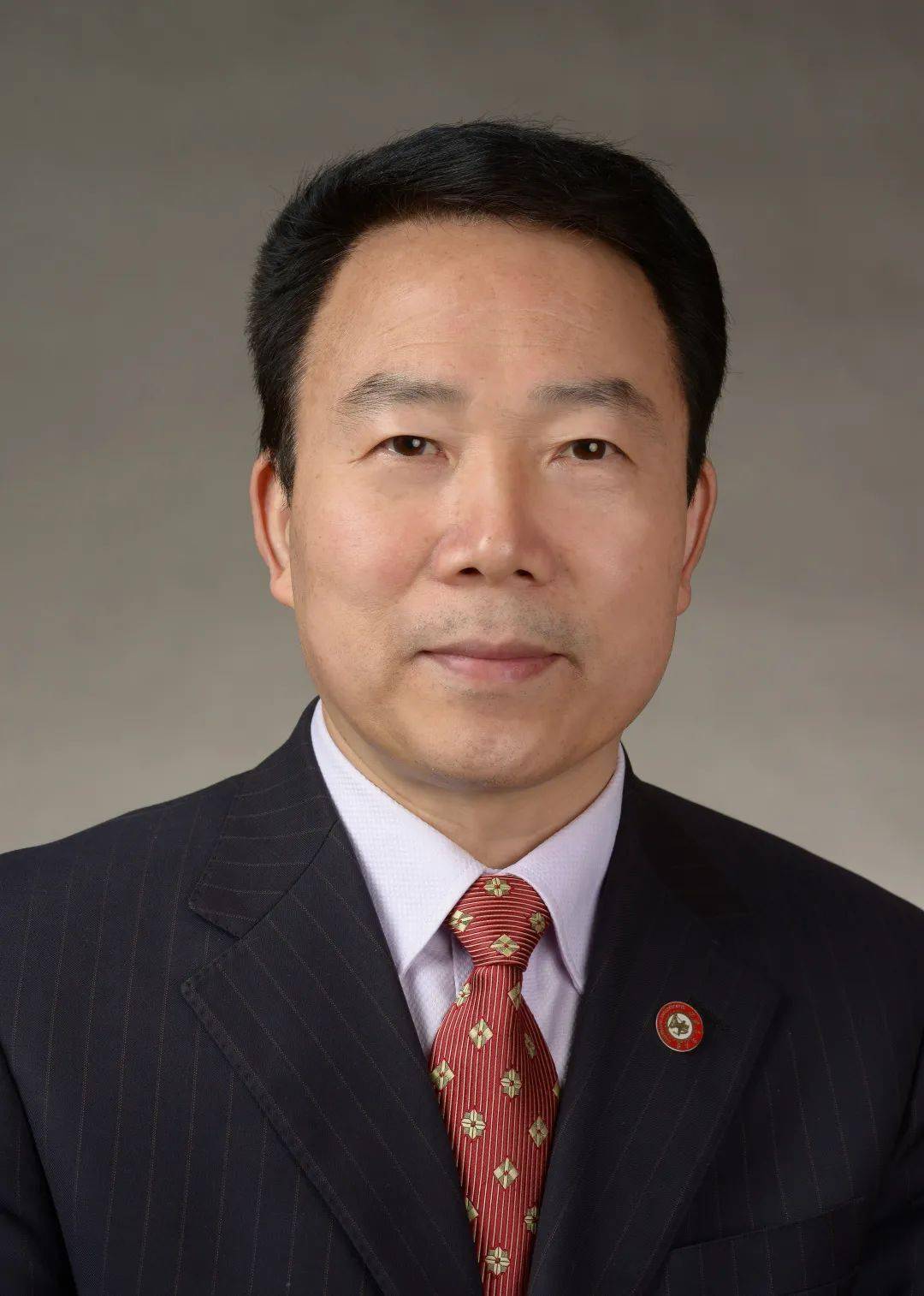 区块链技术学院院长级别(区块链大学区块链研究中心的副主任)